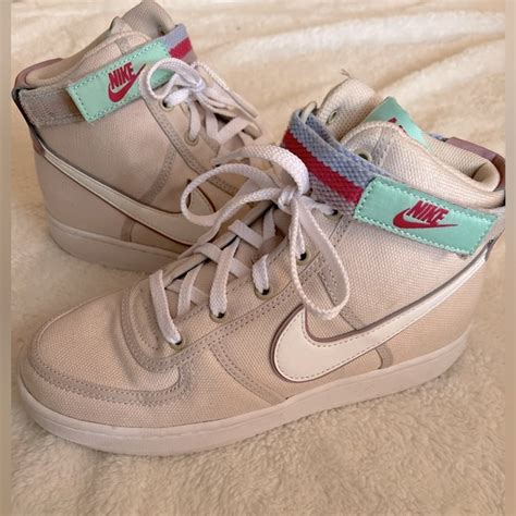 nike hightop pastel.